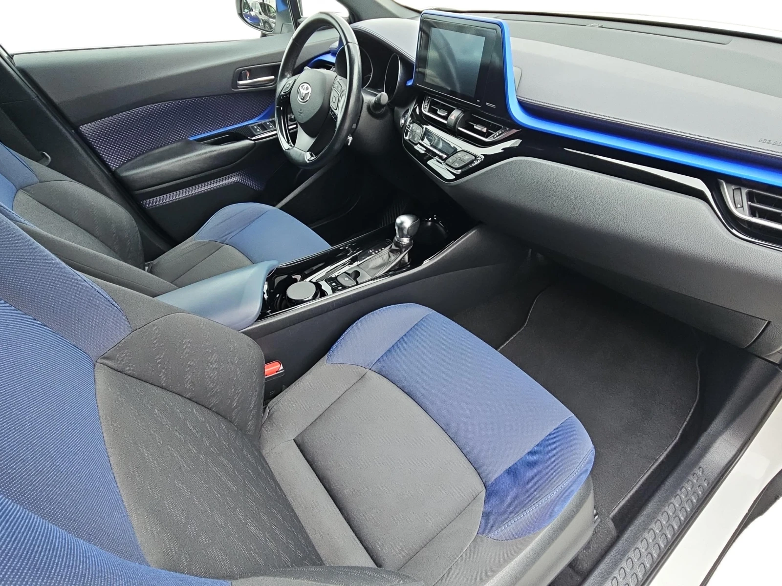 Toyota C-HR 1.2 Turbo AWD, снимка 9 - Автомобили и джипове - 54066236