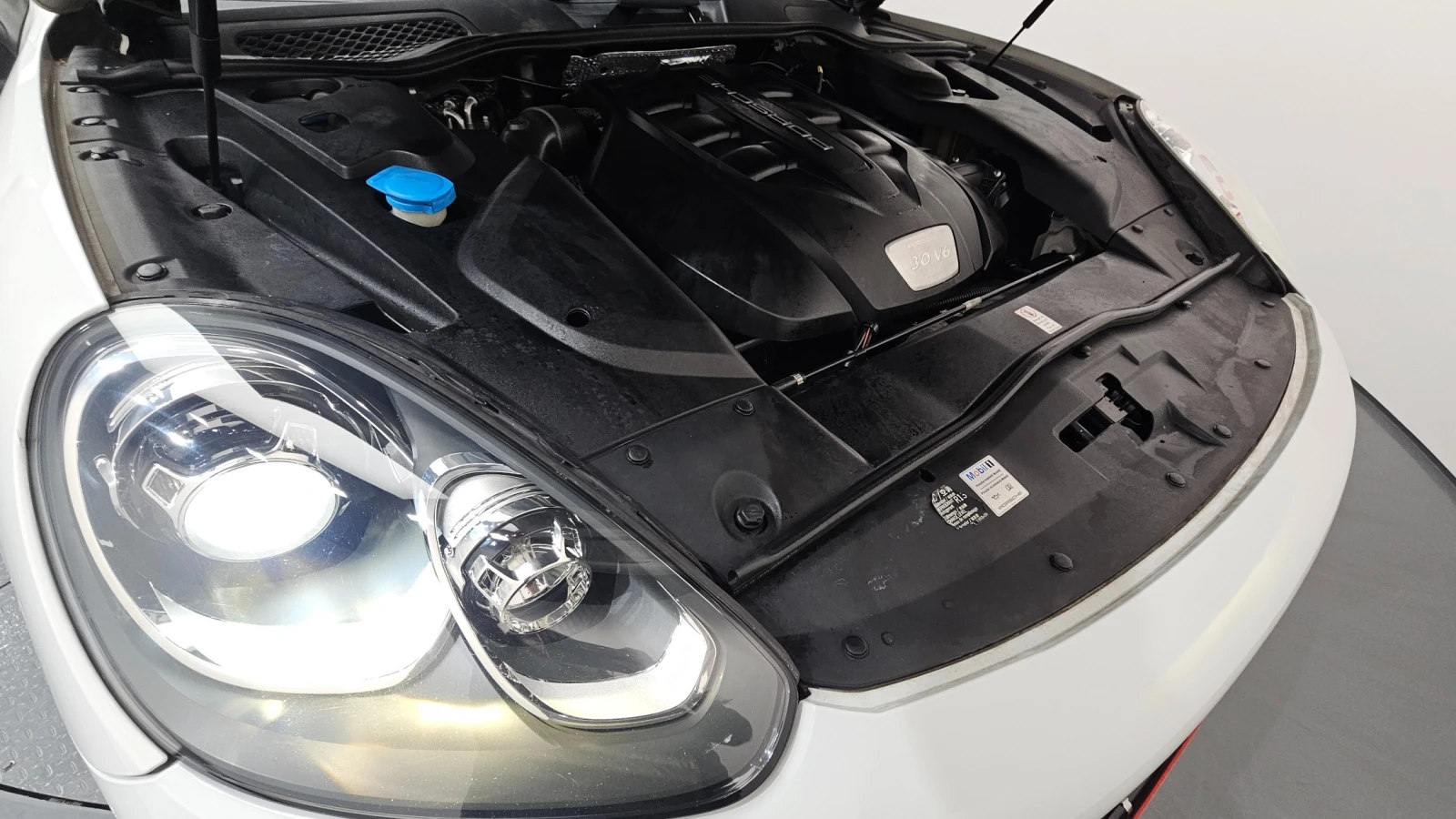 Porsche Cayenne 3.0 Diesel, снимка 6 - Автомобили и джипове - 55430060