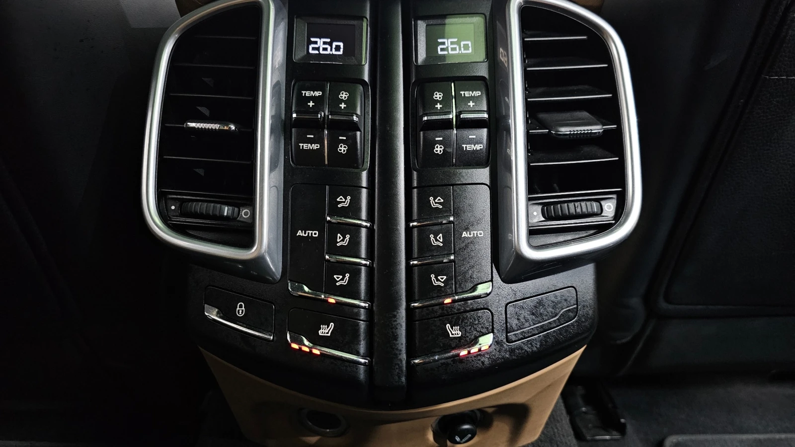 Porsche Cayenne 3.0 Diesel, снимка 12 - Автомобили и джипове - 55430060