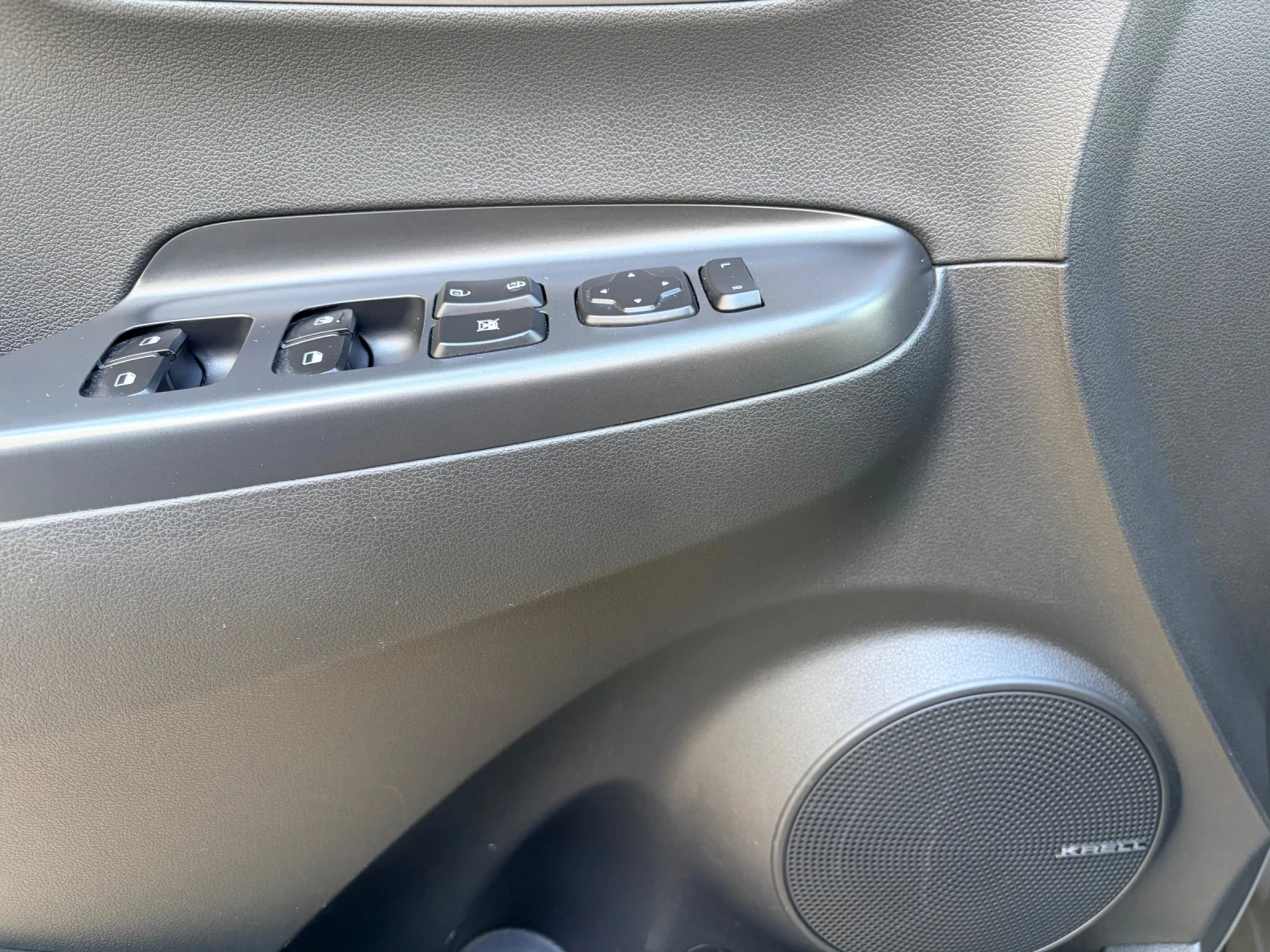 Hyundai Kona Fashion FACELIFT!!! 64kw 204kc 100% SOH!!!, снимка 11 - Автомобили и джипове - 56183346