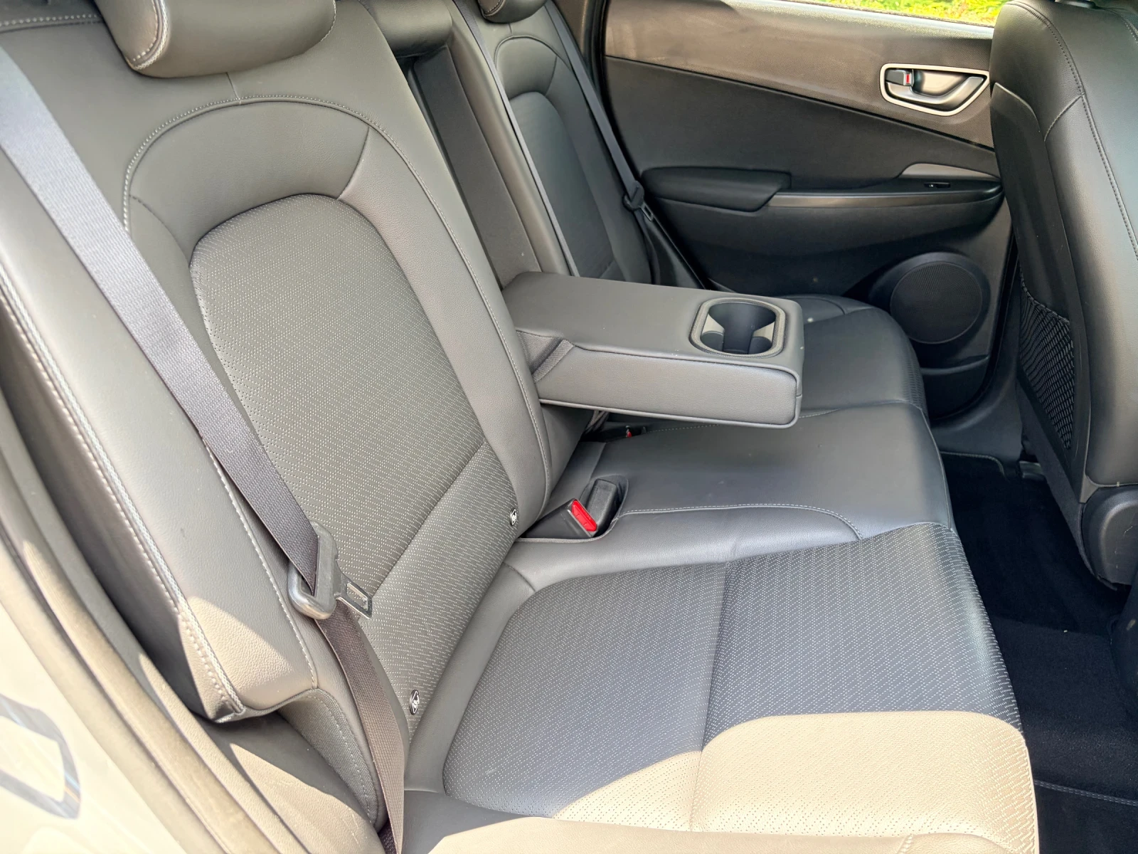 Hyundai Kona PREMIUM!!! 64kw 204kc 100% SOH!!!, снимка 13 - Автомобили и джипове - 56183346