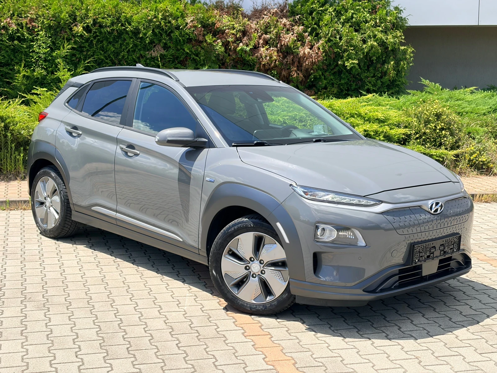 Hyundai Kona PREMIUM!!! 64kw 204kc 100% SOH!!!, снимка 2 - Автомобили и джипове - 56183346