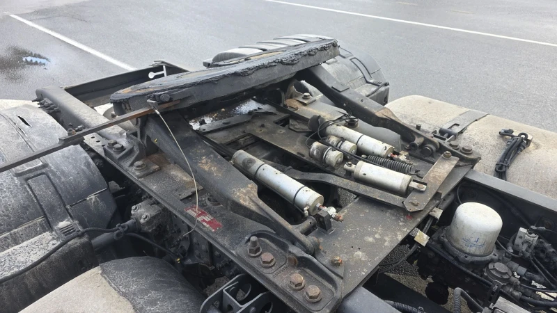 Volvo Fh 460 EURO 6 МЕГА ХИДРАВЛИЧЕ ЛАФЕТ , снимка 9 - Камиони - 53389446