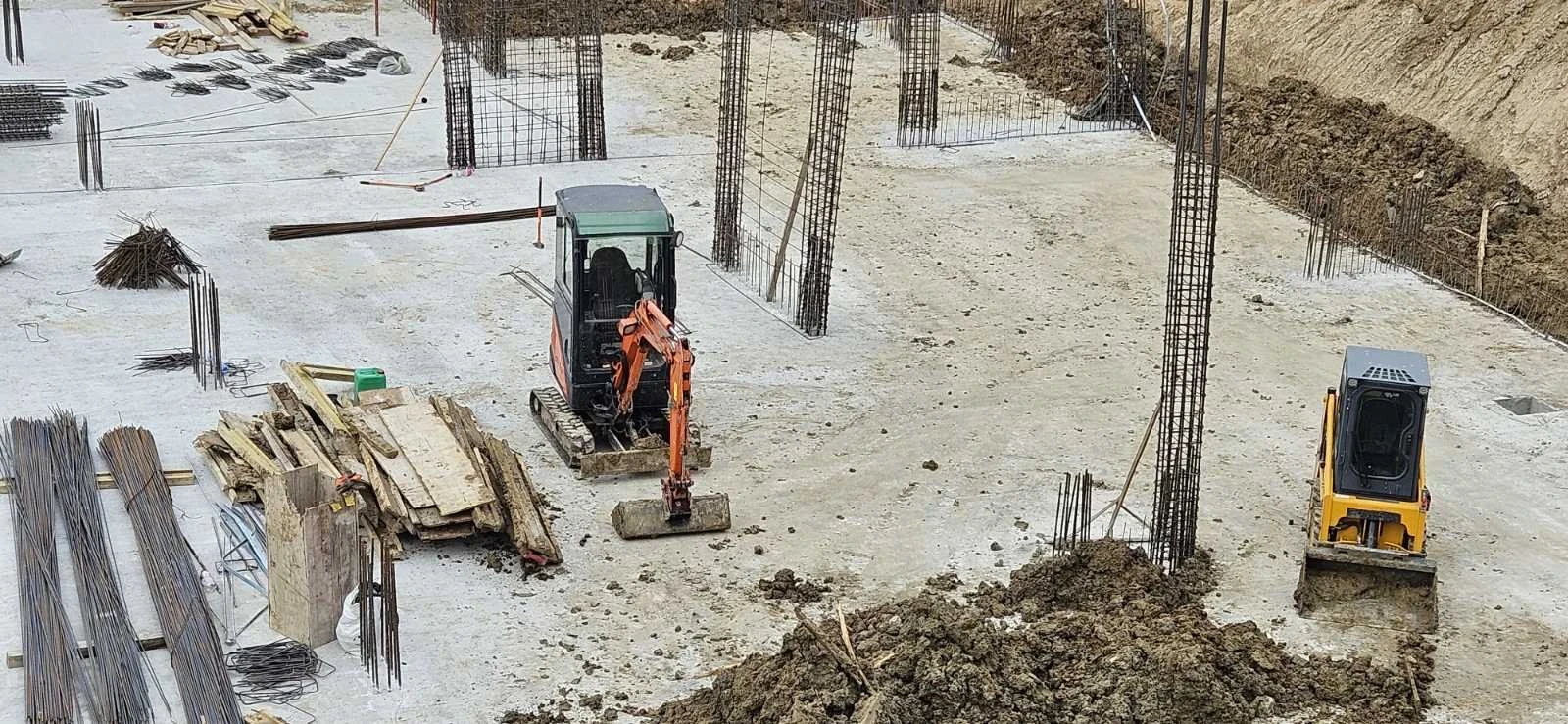 Багер Hitachi, снимка 2 - Индустриална техника - 54089293