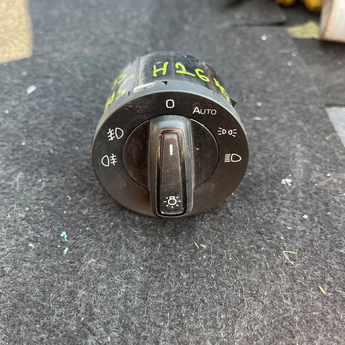 Ключ управление на светлини за Skoda KodiaqKaroqScalaFabia 565941431C-2640