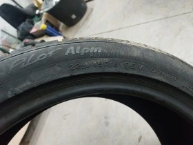 Гуми Зимни 225/45R18, снимка 4