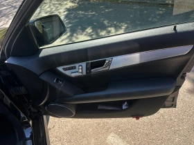 Mercedes-Benz C 320, снимка 17