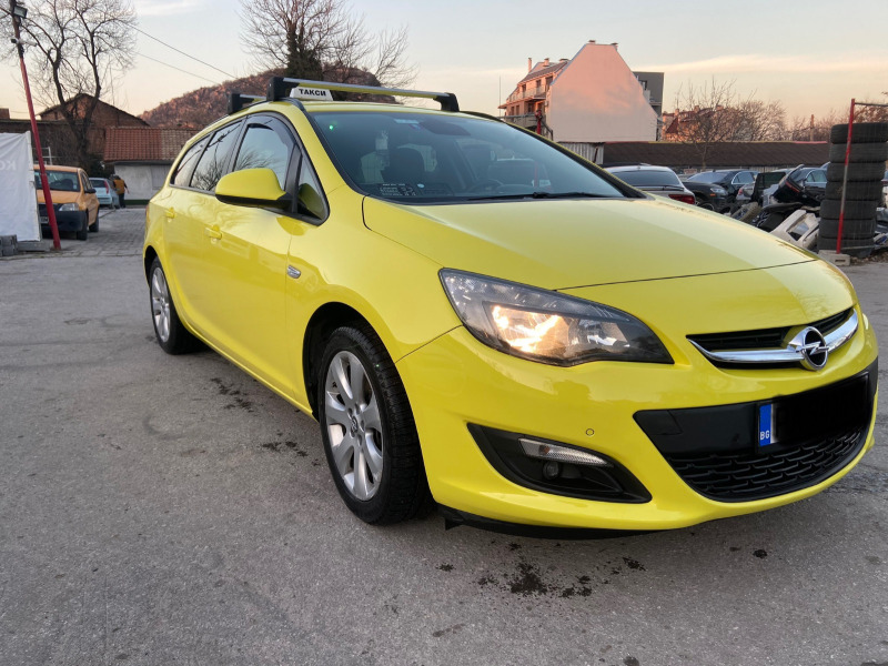 Opel Astra, снимка 3 - Автомобили и джипове - 45911708