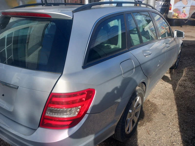 Mercedes-Benz C 180 Cdi, снимка 4 - Автомобили и джипове - 46879073