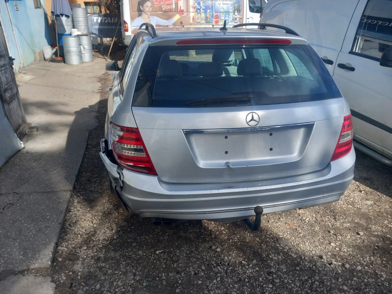 Mercedes-Benz C 180 Cdi, снимка 3 - Автомобили и джипове - 47529558