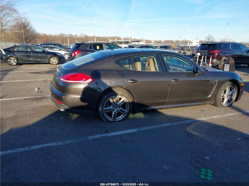 Porsche Panamera 4* BACK-UP CAM* SUNROOF* COOLED/HEATED SEATS* AWD*, снимка 4 - Автомобили и джипове - 53087141