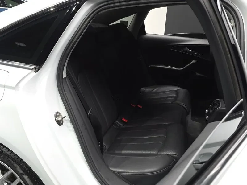 Audi A6 2.0 TFSI Quattro - САМО 30% АВАНС, снимка 12 - Автомобили и джипове - 56293774