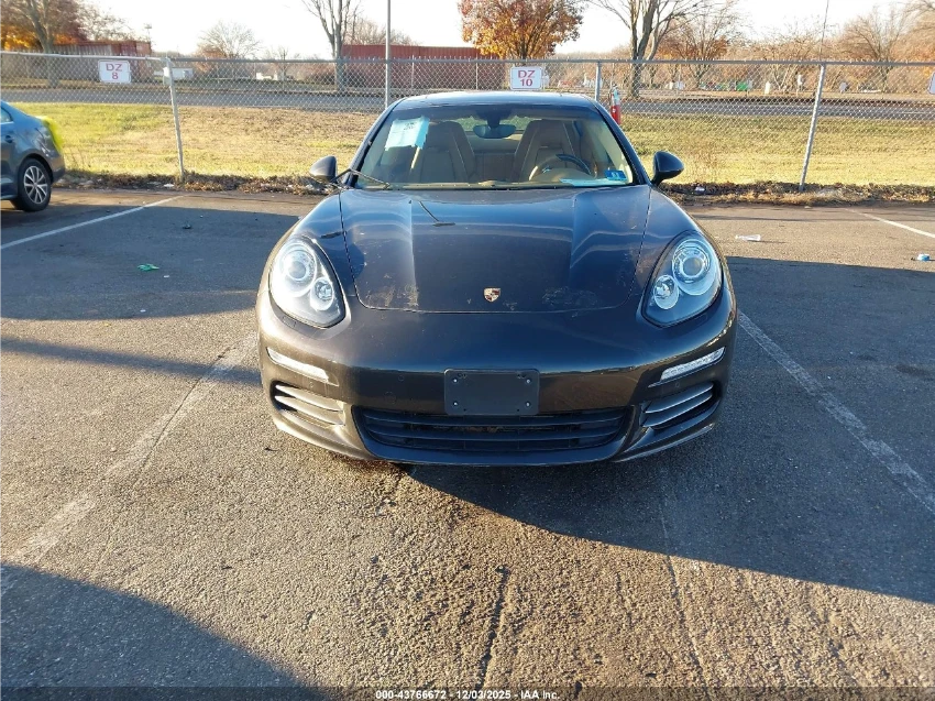 Porsche Panamera 4* BACK-UP CAM* SUNROOF* COOLED/HEATED SEATS* AWD*, снимка 1