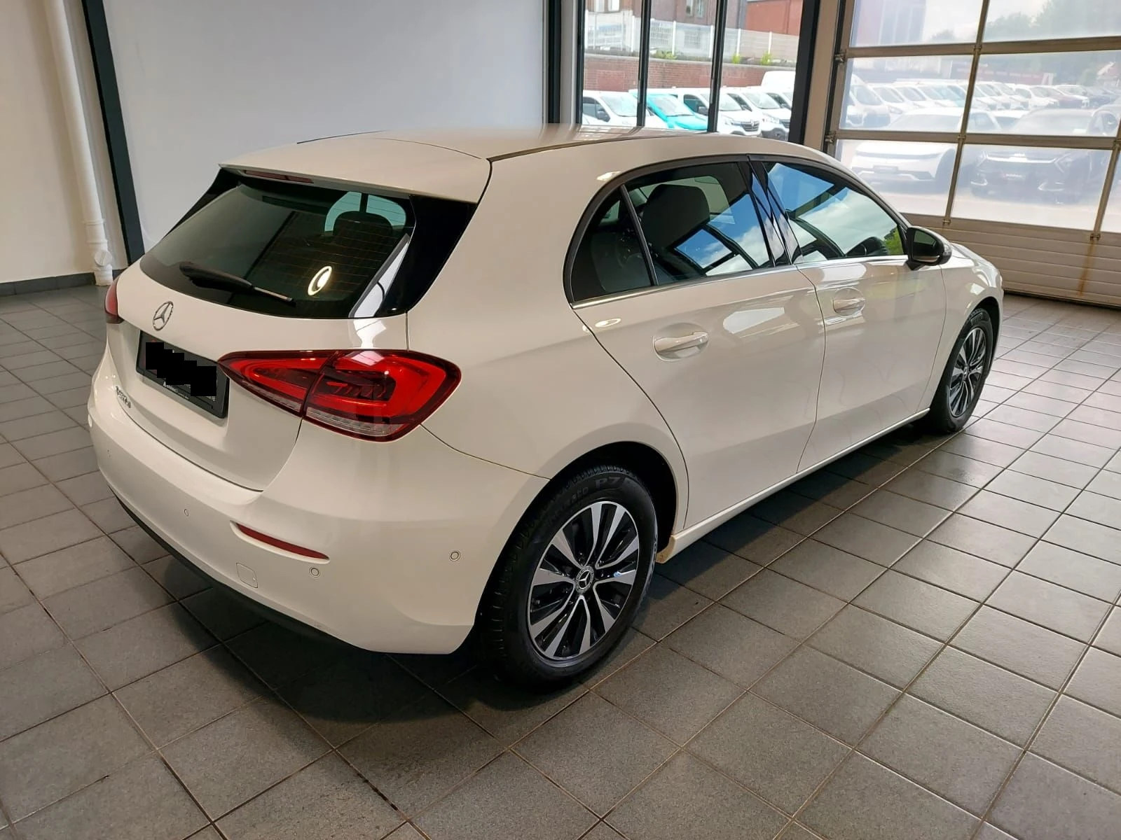 Mercedes-Benz A 180 d  - изображение 4