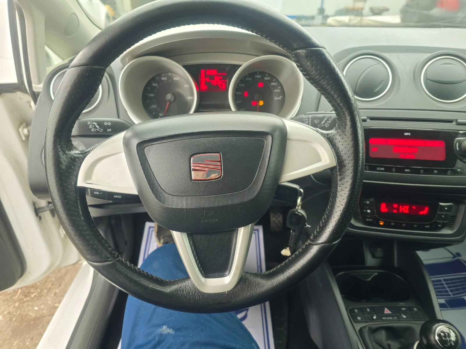 Seat Ibiza 1.6i/105hp - изображение 9