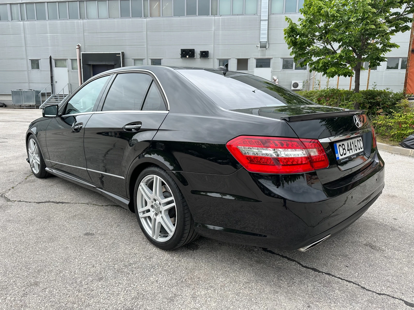 Mercedes-Benz E 350 3.5i 292 к.с. AMG Pack  - изображение 3