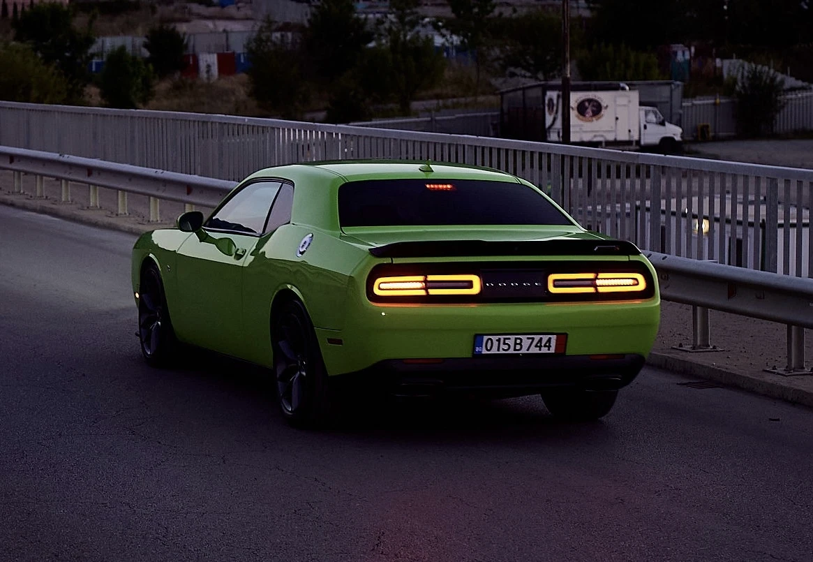 Dodge Challenger Facelift 2019г. SRT Scat Pack 6.4 HEMI V8 (485 кс) - изображение 4