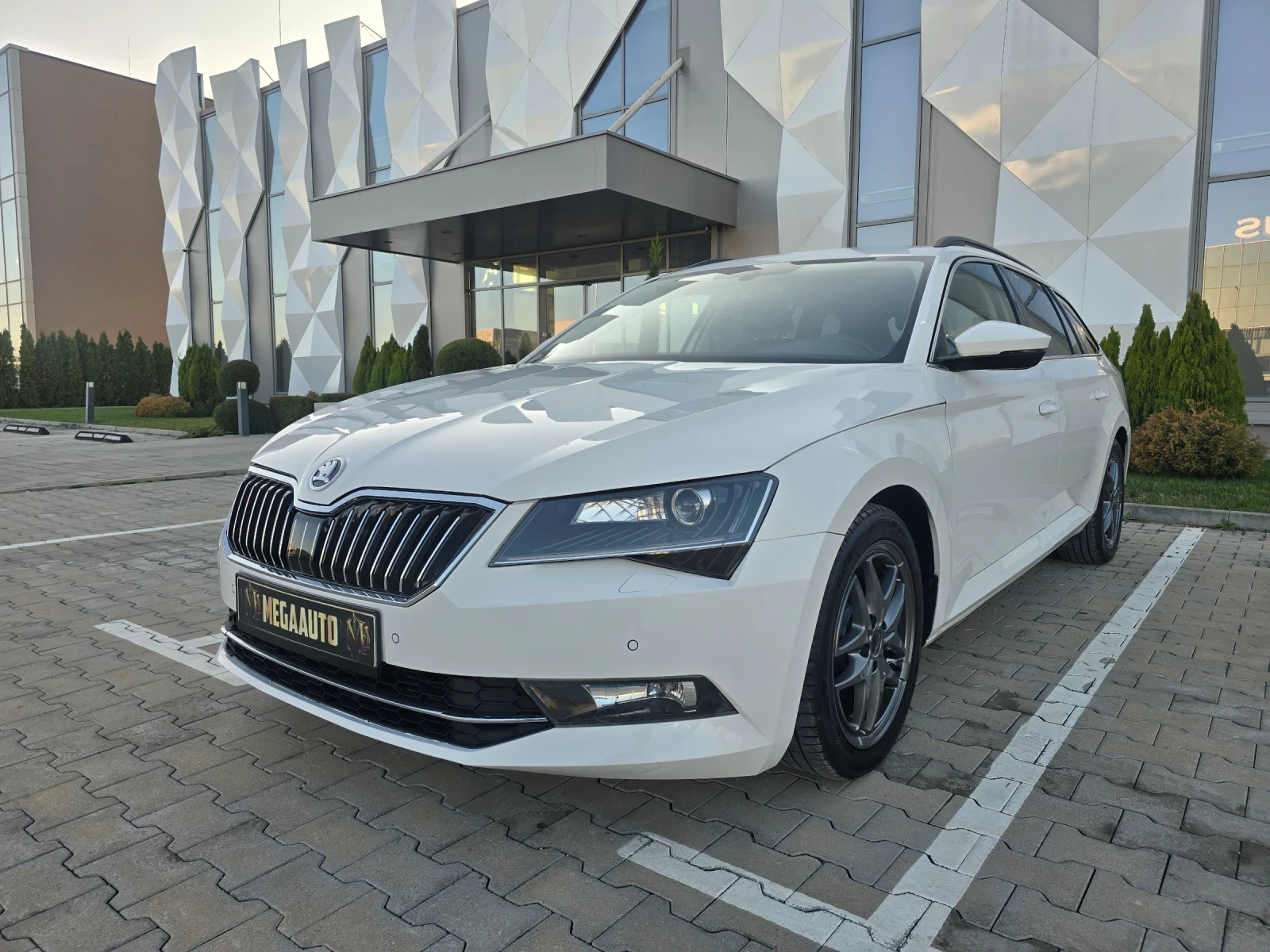 Skoda Superb 2.0Tdi DSG.Distronic | Mobile.bg   1