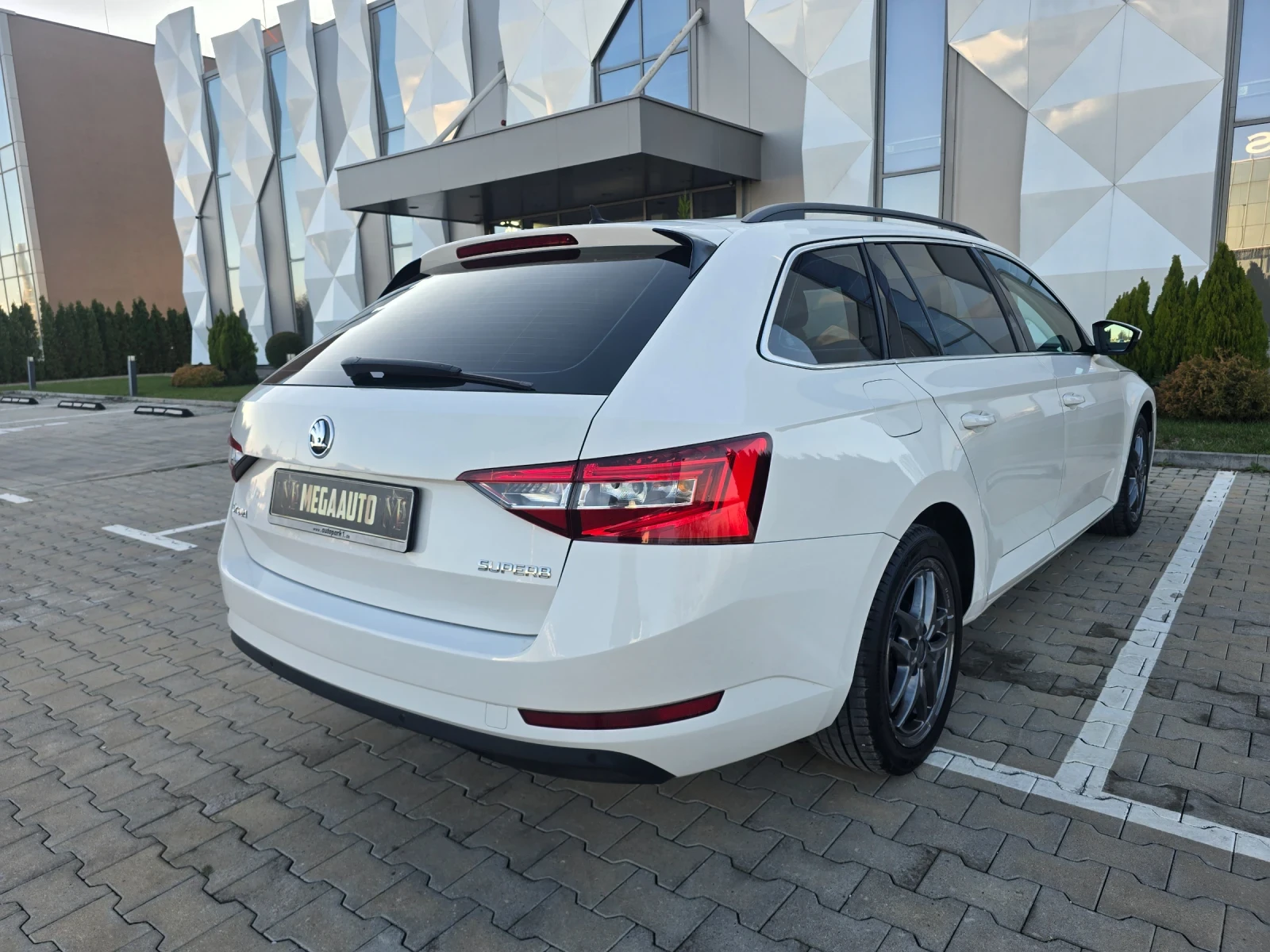 Skoda Superb 2.0Tdi DSG.Distronic | Mobile.bg   4