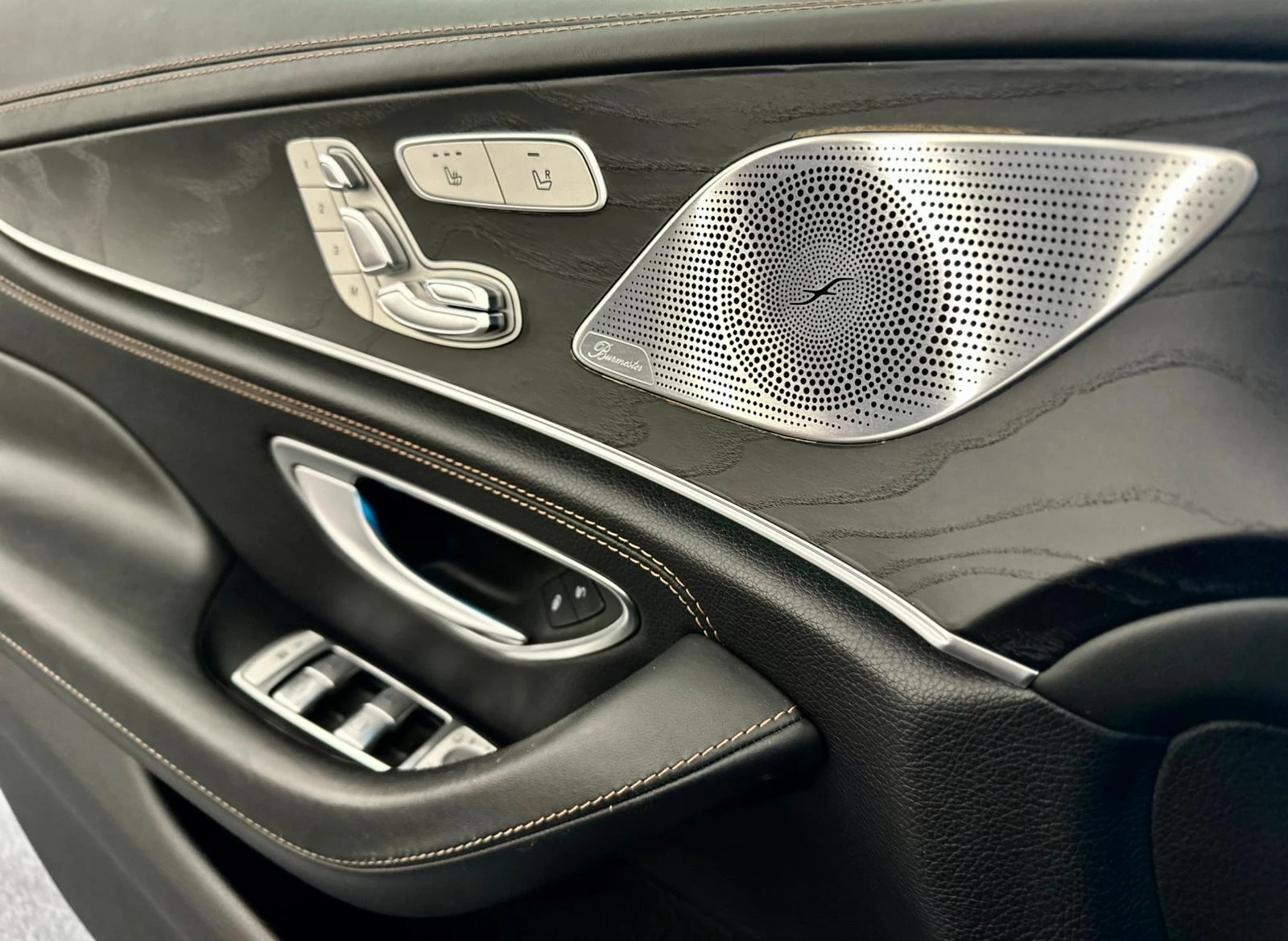 Mercedes-Benz CLS 350 4Matic* Burm* Edition 1* Лизинг - изображение 7