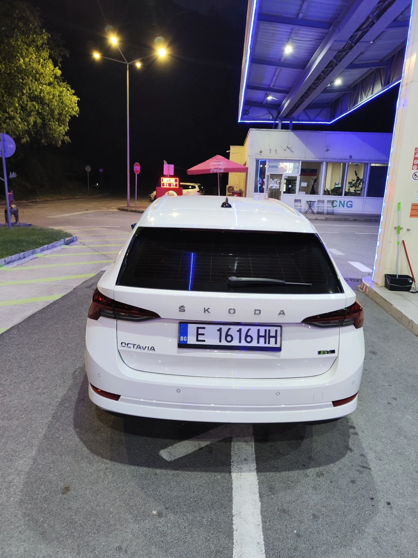 Skoda Octavia G- TEC, снимка 9 - Автомобили и джипове - 54385322