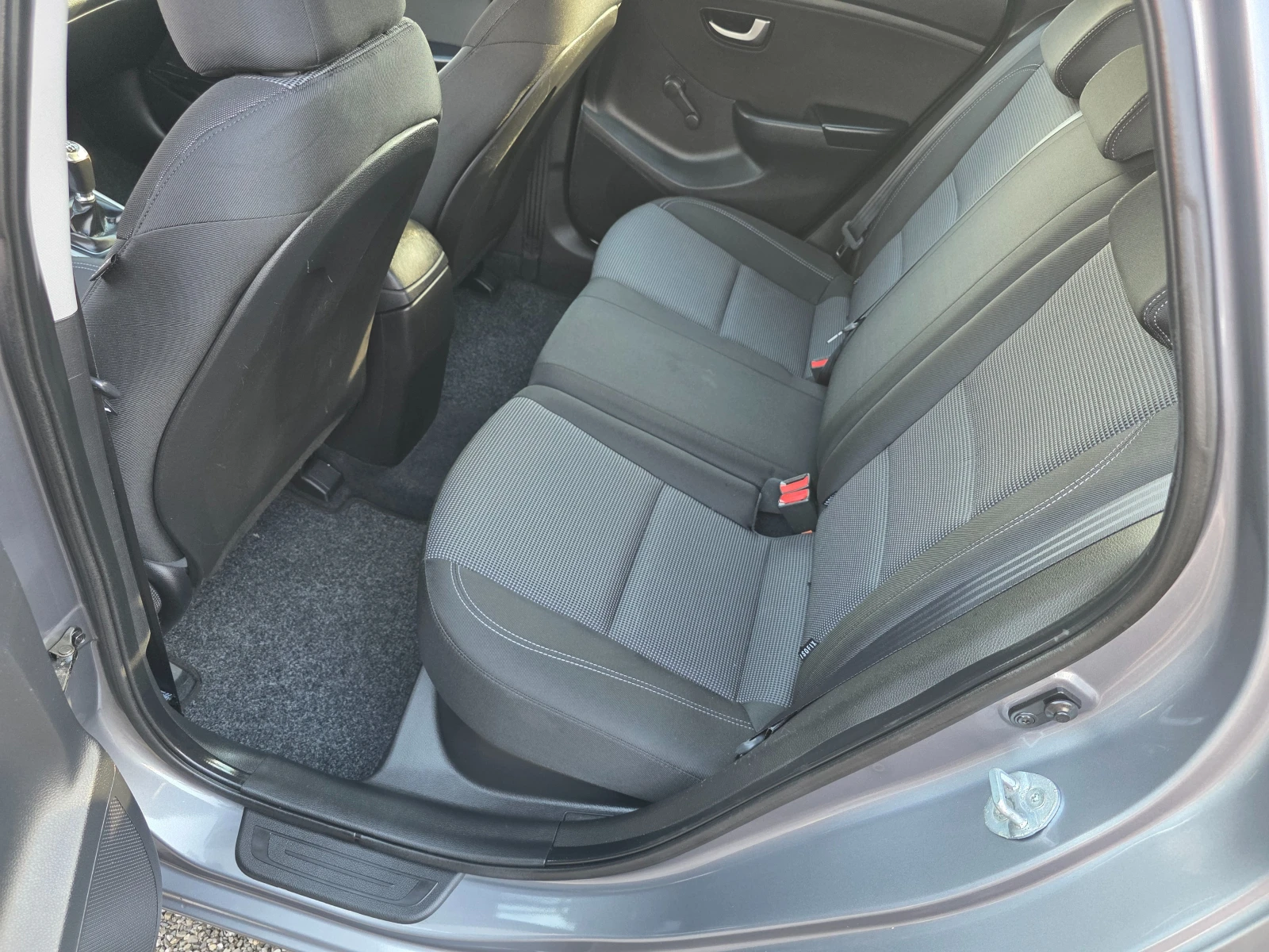 Hyundai I30 1.4 CRDI 90K.C EURO5B, снимка 9 - Автомобили и джипове - 53913980