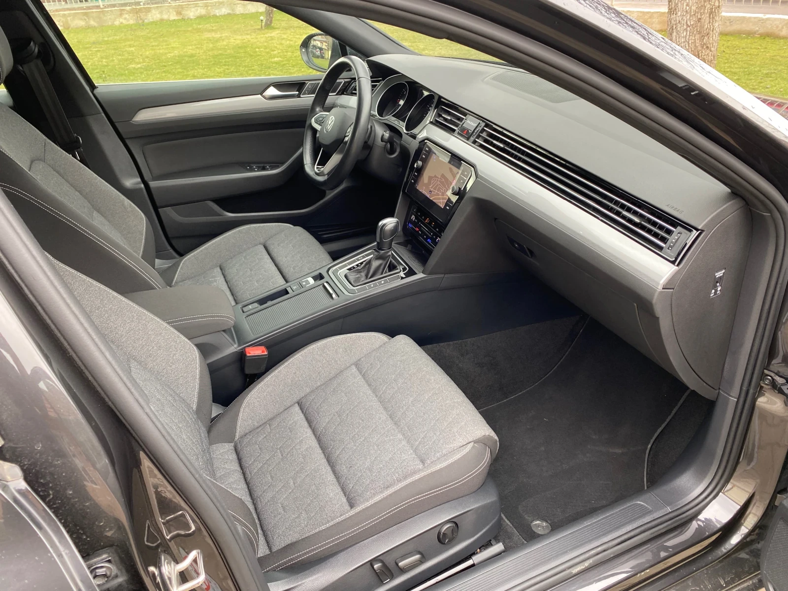 VW Passat НОВ ВНОС -ГЕРМАНИЯ, ПЪЛНА СЕРВИЗНА ИСТОРИЯ, ТОП СЪ, снимка 14 - Автомобили и джипове - 54094940