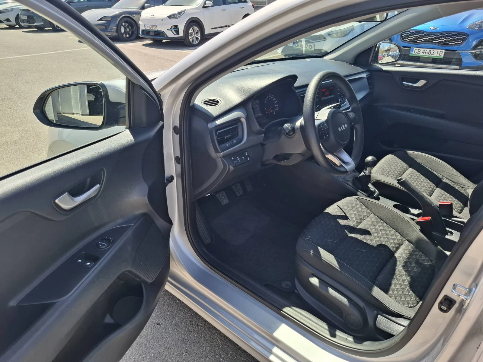 Kia Rio 1.2 cvvt, снимка 9 - Автомобили и джипове - 54358445