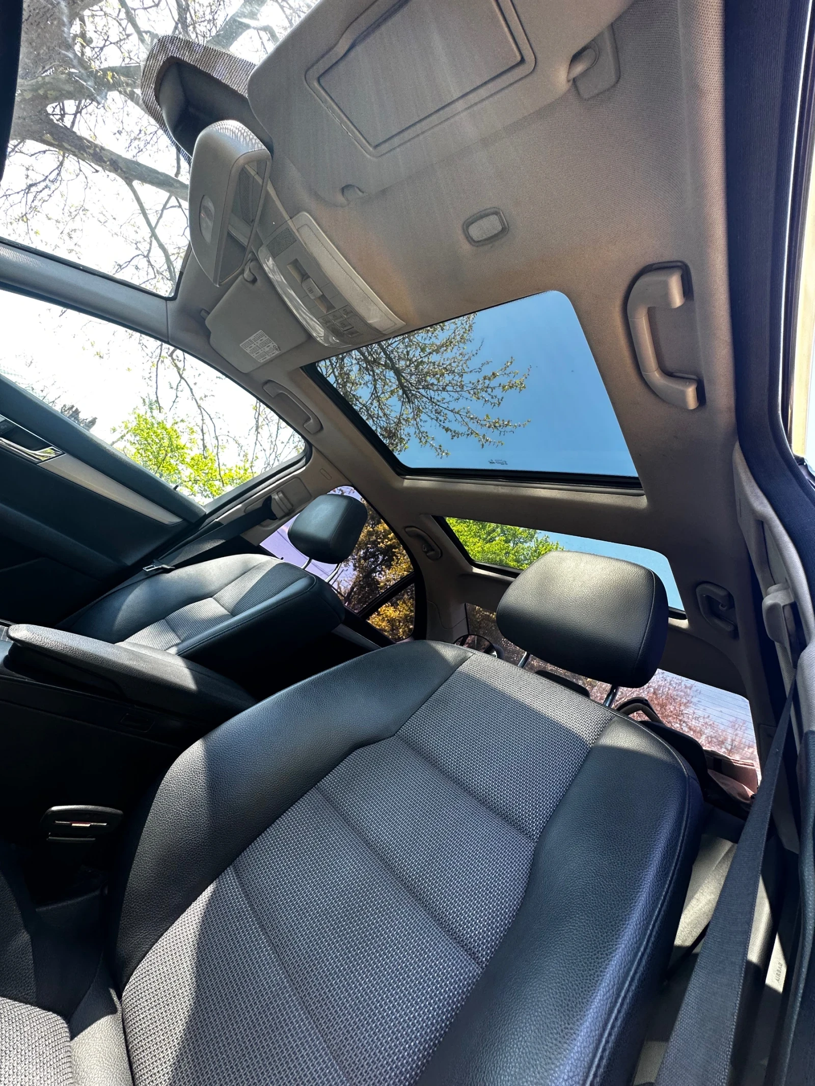 Mercedes-Benz C 320, снимка 11 - Автомобили и джипове - 54387147