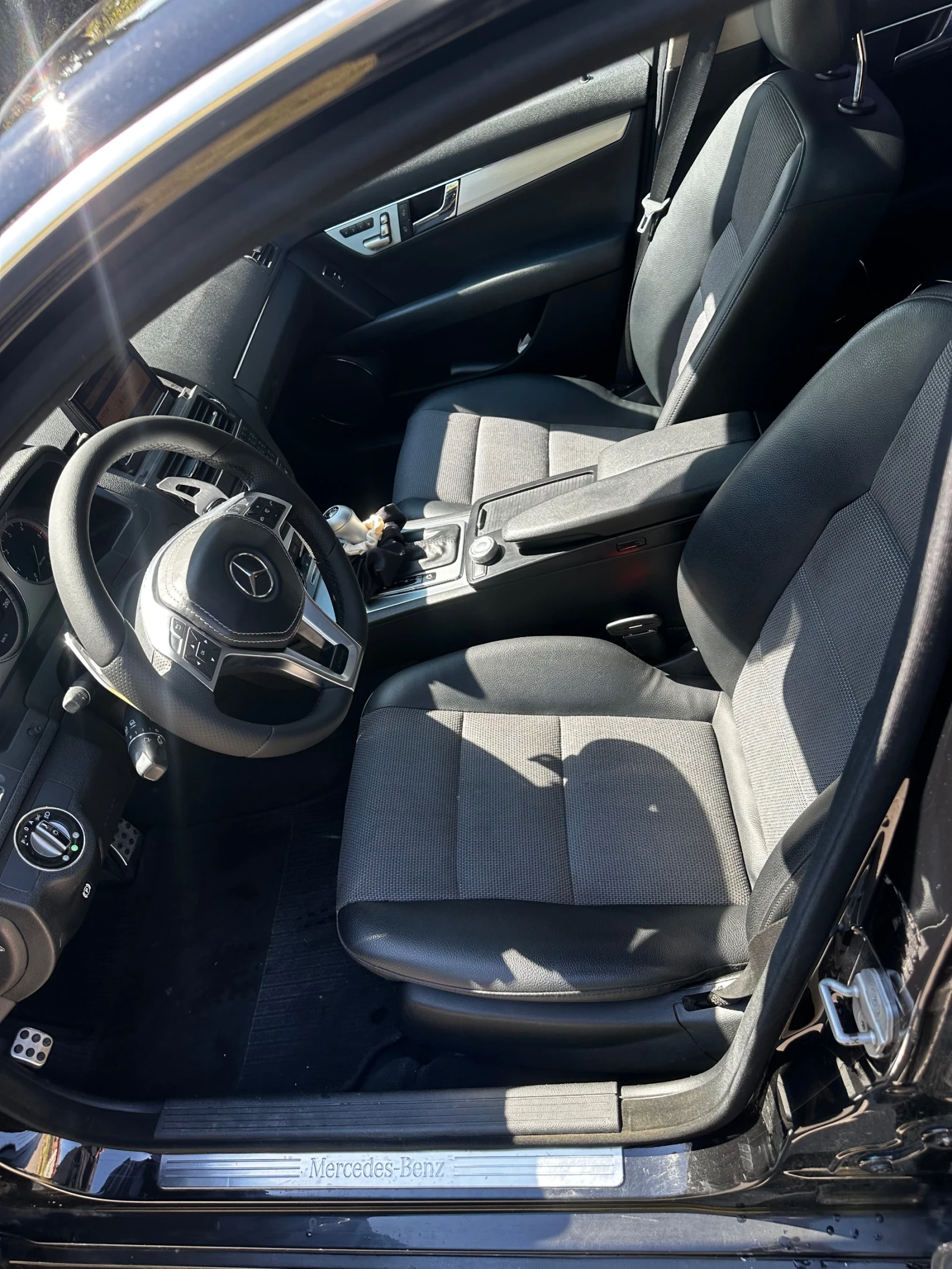 Mercedes-Benz C 320, снимка 8 - Автомобили и джипове - 54387147