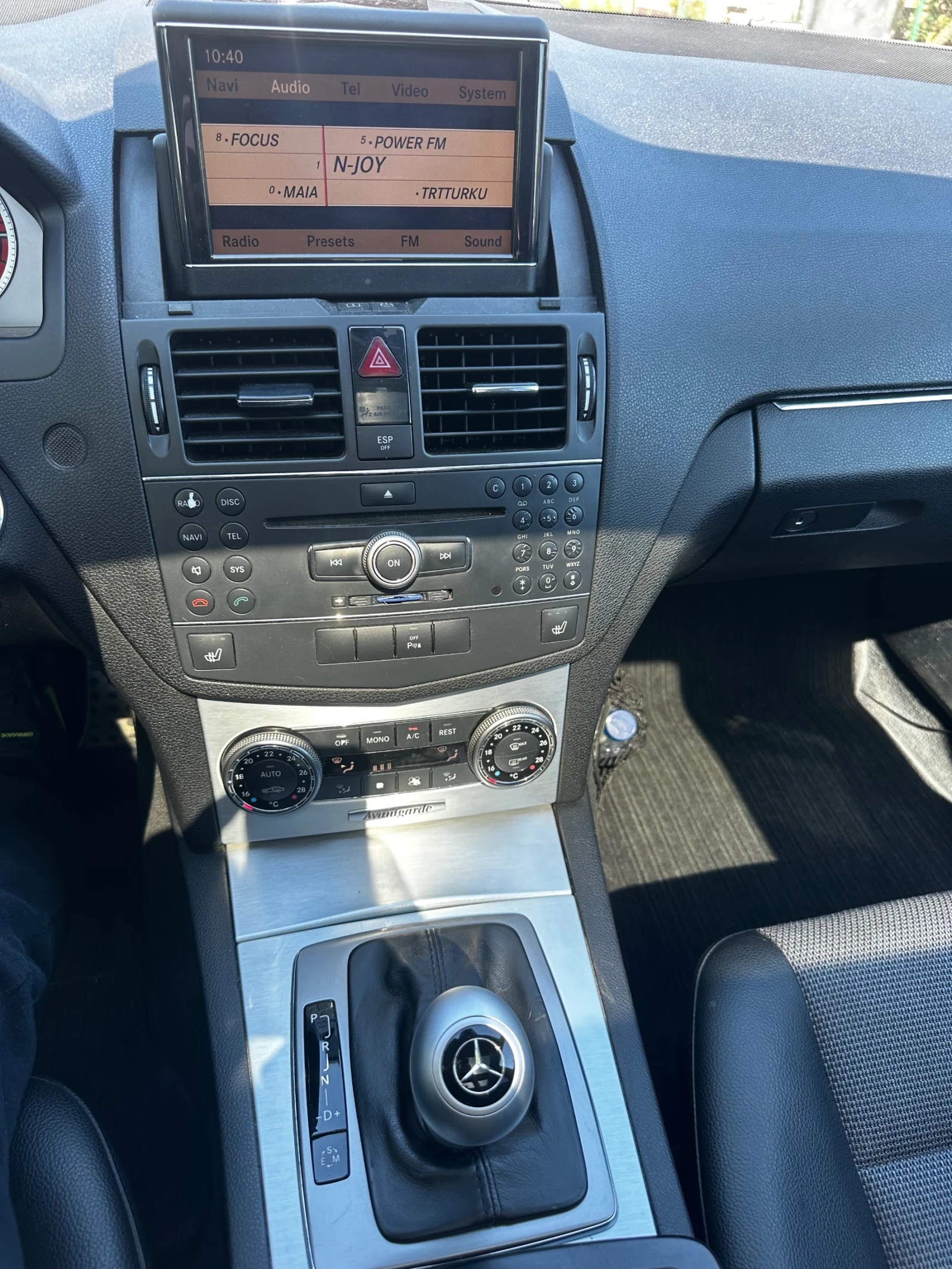Mercedes-Benz C 320, снимка 10 - Автомобили и джипове - 54387147