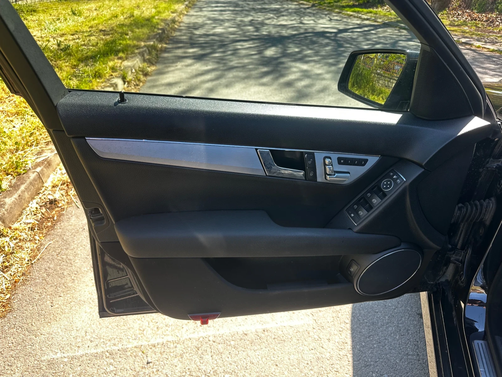 Mercedes-Benz C 320, снимка 6 - Автомобили и джипове - 54387147