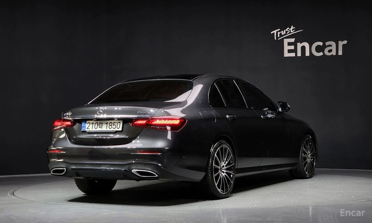 Mercedes-Benz E 350 AMG* LINE* 4MATIC* BURMESTER* ОБДУХВАНЕ* ДИСТРОНИК, снимка 2 - Автомобили и джипове - 55004191