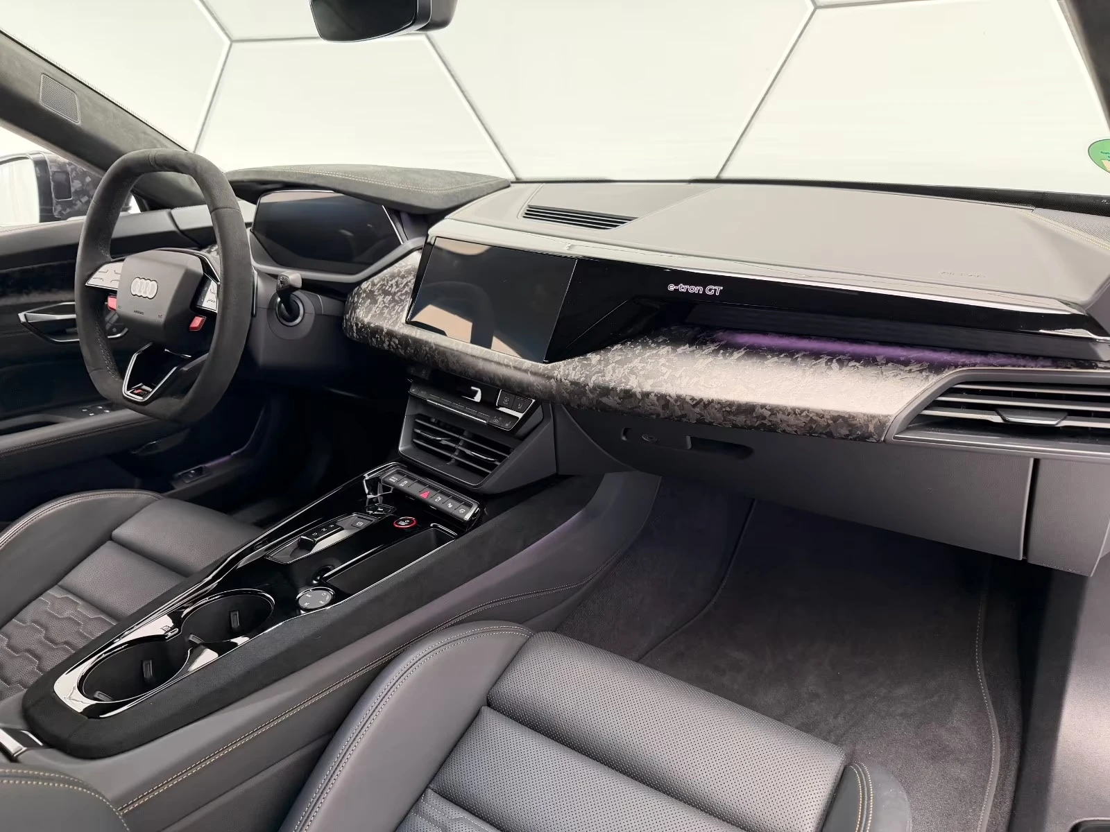 Audi E-Tron GT RS / PERFORMANCE / CERAMIC / CARBON/ HUD/ B&O/ 360 | Mobile.bg � ����������� 15