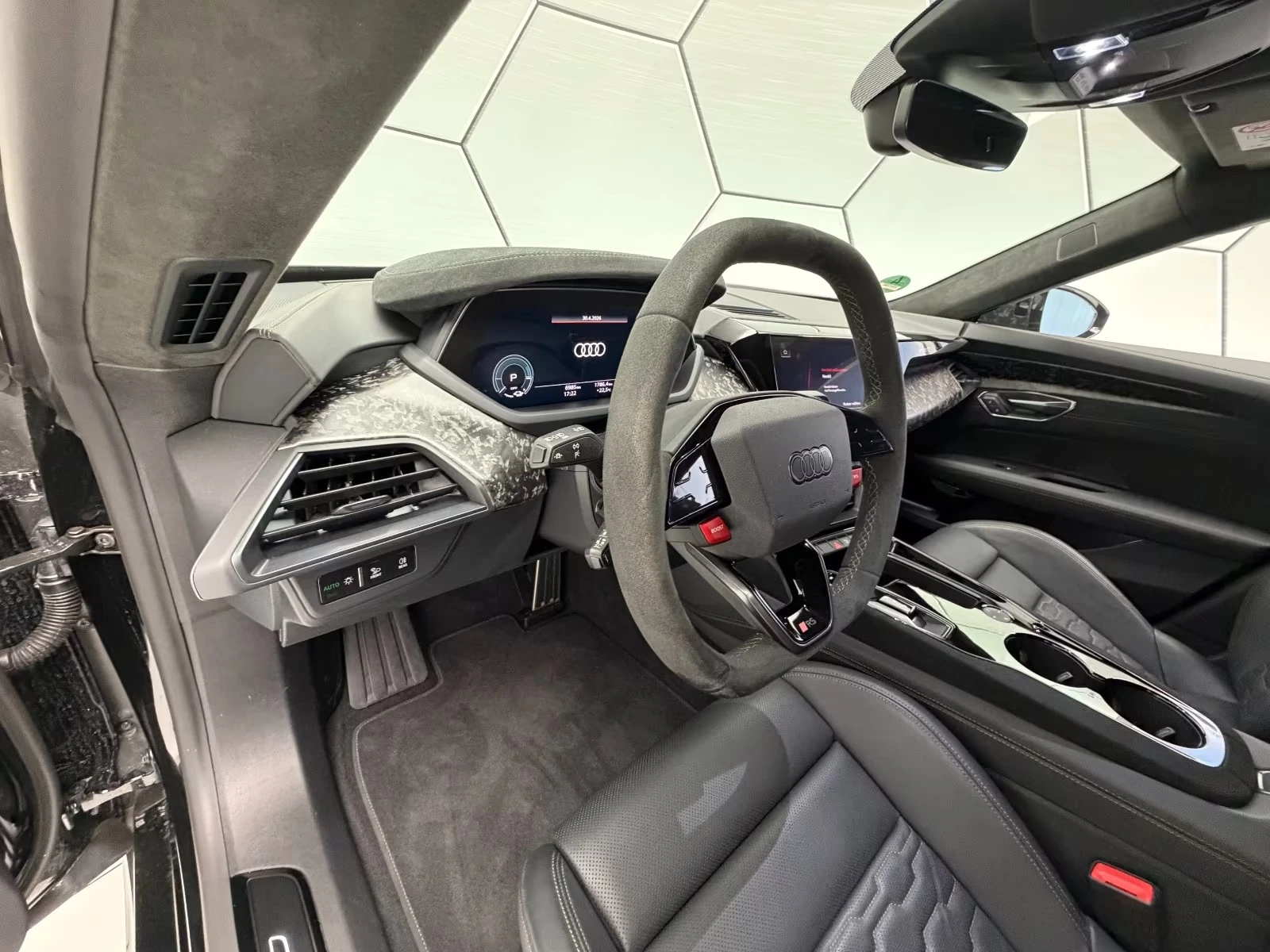 Audi E-Tron GT RS / PERFORMANCE / CERAMIC / CARBON/ HUD/ B&O/ 360 | Mobile.bg � ����������� 10