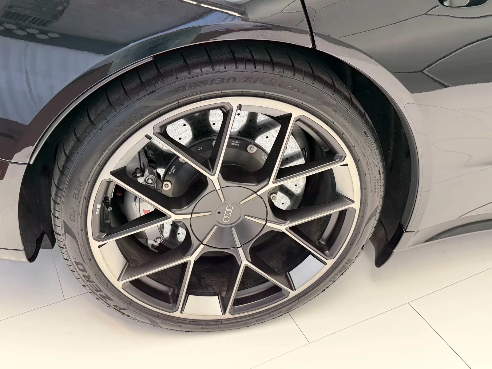Audi E-Tron GT RS / PERFORMANCE / CERAMIC / CARBON/ HUD/ B&O/ 360 | Mobile.bg � ����������� 7