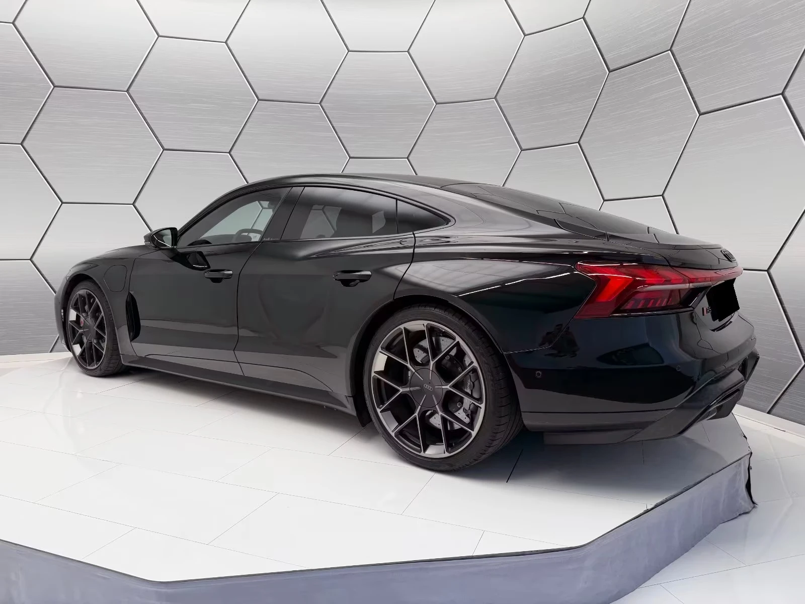 Audi E-Tron GT RS / PERFORMANCE / CERAMIC / CARBON/ HUD/ B&O/ 360 | Mobile.bg � ����������� 4