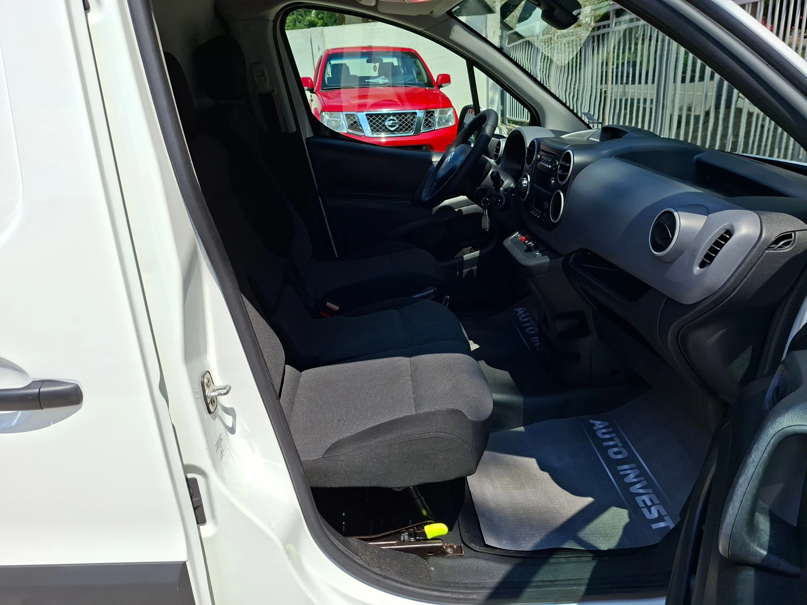 Citroen Berlingo КАТО НОВA, снимка 12 - Автомобили и джипове - 55348718