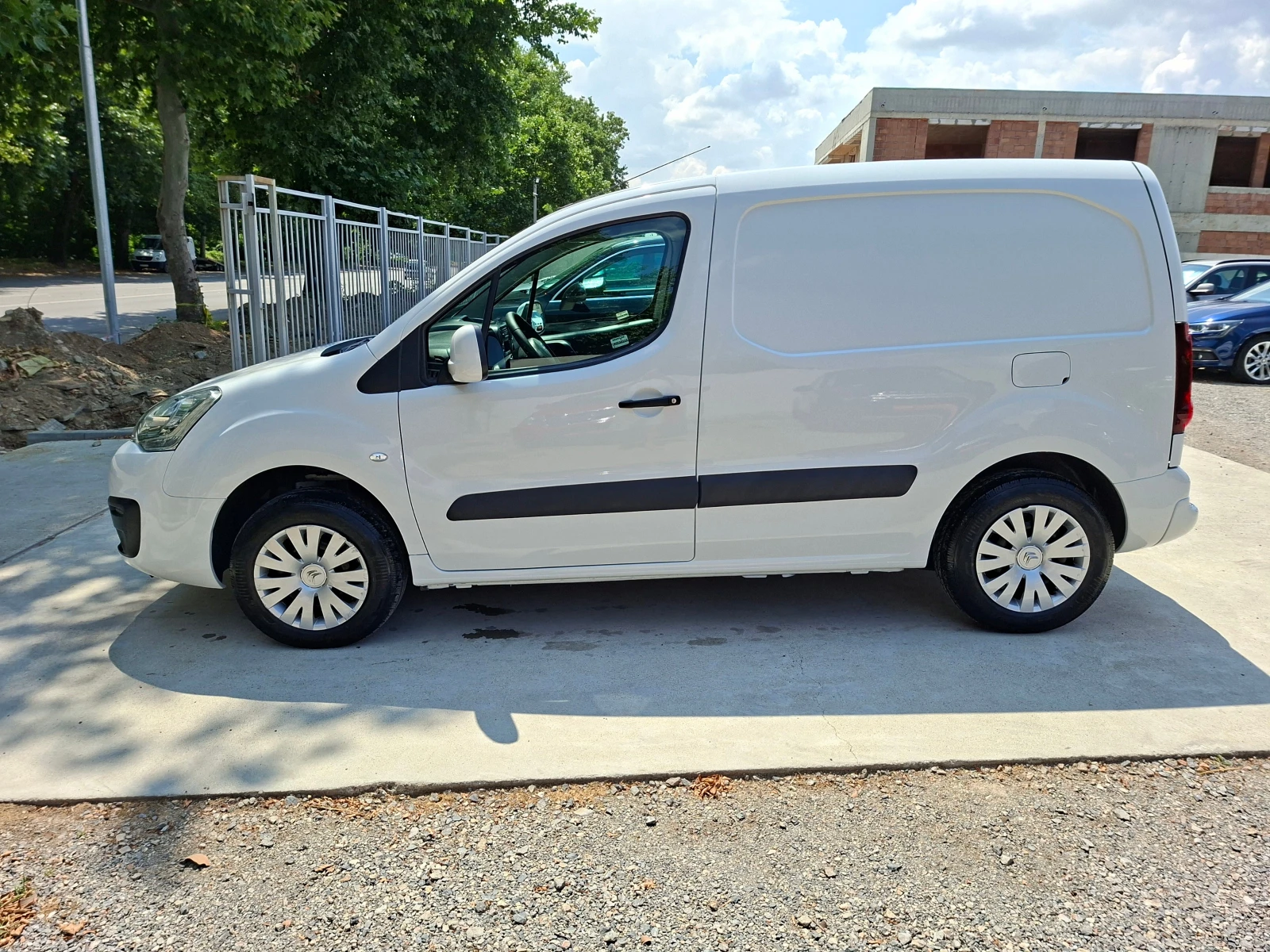Citroen Berlingo КАТО НОВA, снимка 4 - Автомобили и джипове - 55348718