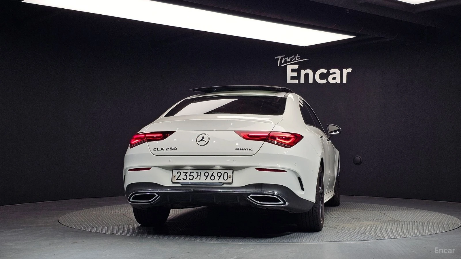 Mercedes-Benz CLA 250 4MATIC/DRIVE-ASSISTS/DIGITAL, снимка 4 - Автомобили и джипове - 55625392