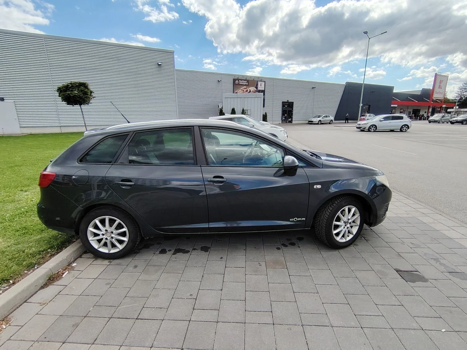 Seat Ibiza, снимка 2 - Автомобили и джипове - 56298051