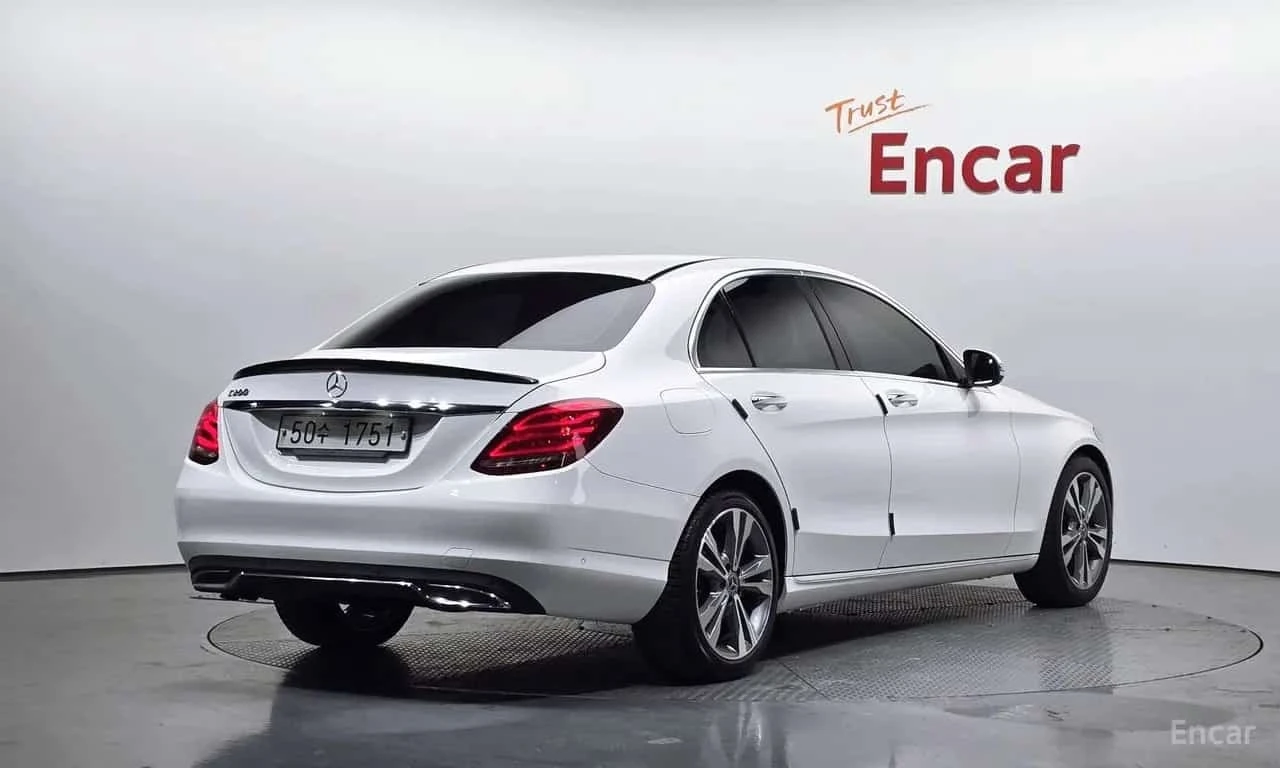 Mercedes-Benz C 200 Avantgarde * BURMESTER* ПАМЕТ* ФИНАНСИРАНЕ* , снимка 2 - Автомобили и джипове - 56328450