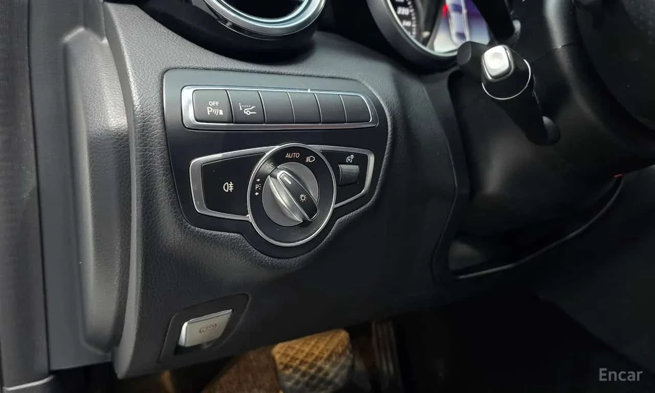 Mercedes-Benz C 200 Avantgarde * BURMESTER* ПАМЕТ* ФИНАНСИРАНЕ* , снимка 14 - Автомобили и джипове - 56328450