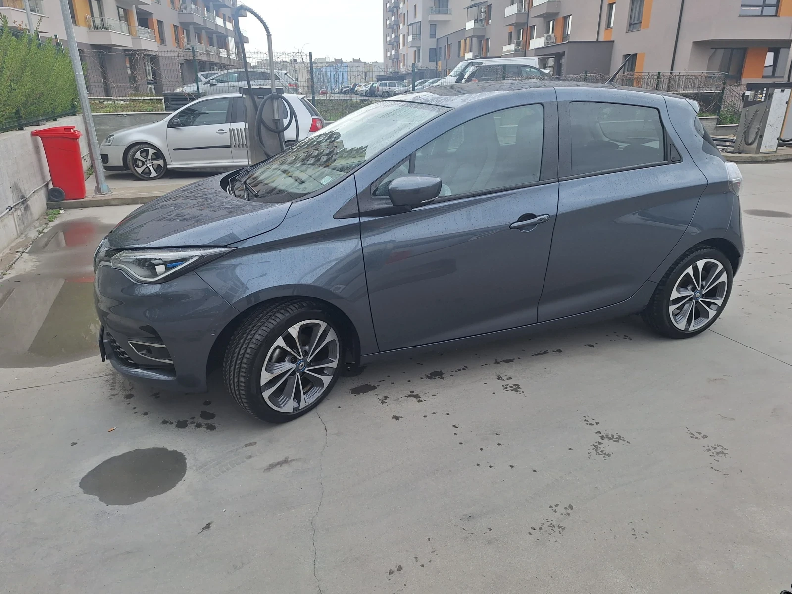 Renault Zoe, снимка 4 - Автомобили и джипове - 56438048