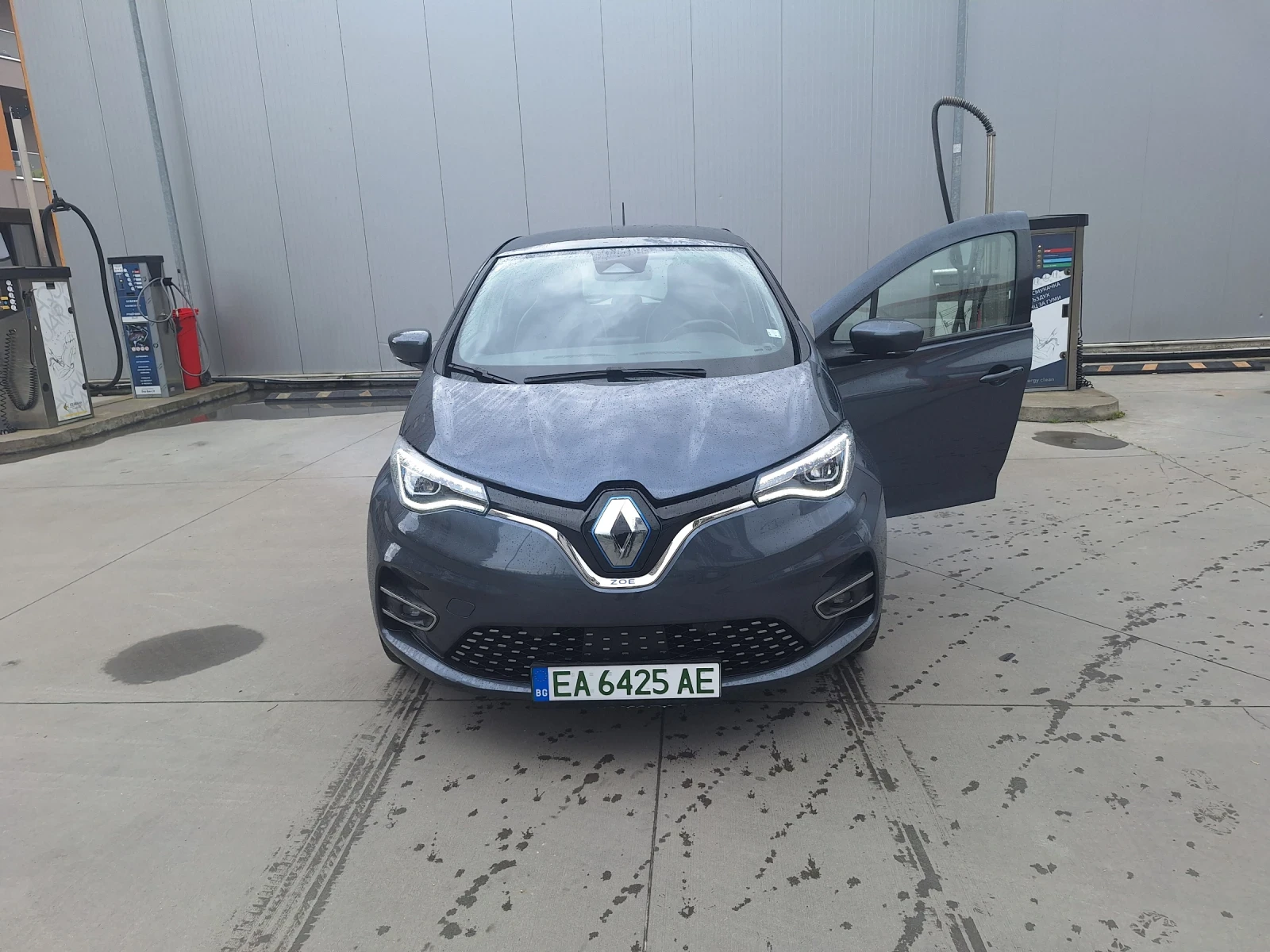 Renault Zoe, снимка 2 - Автомобили и джипове - 56438048
