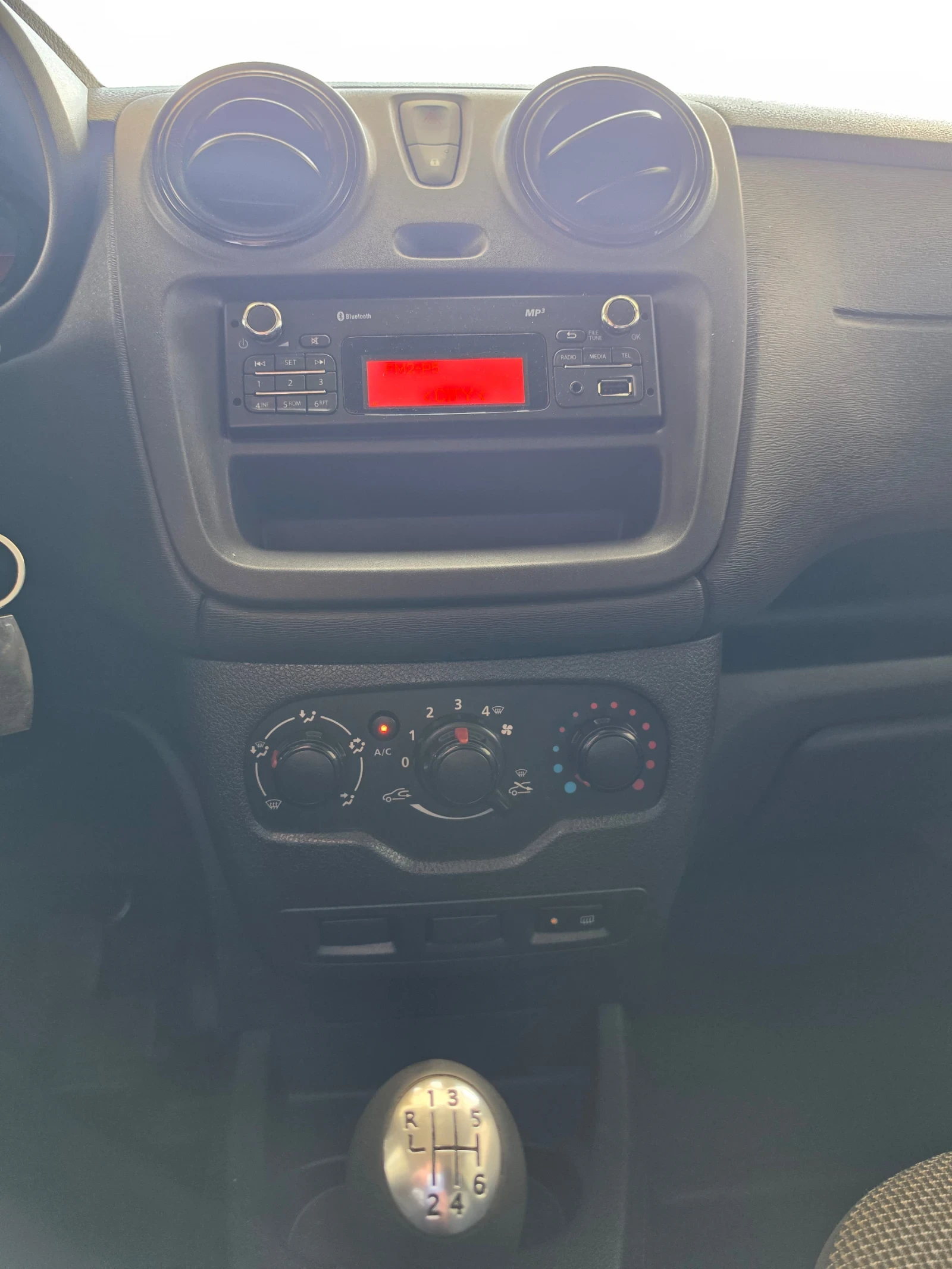 Dacia Dokker, снимка 11 - Автомобили и джипове - 56716541