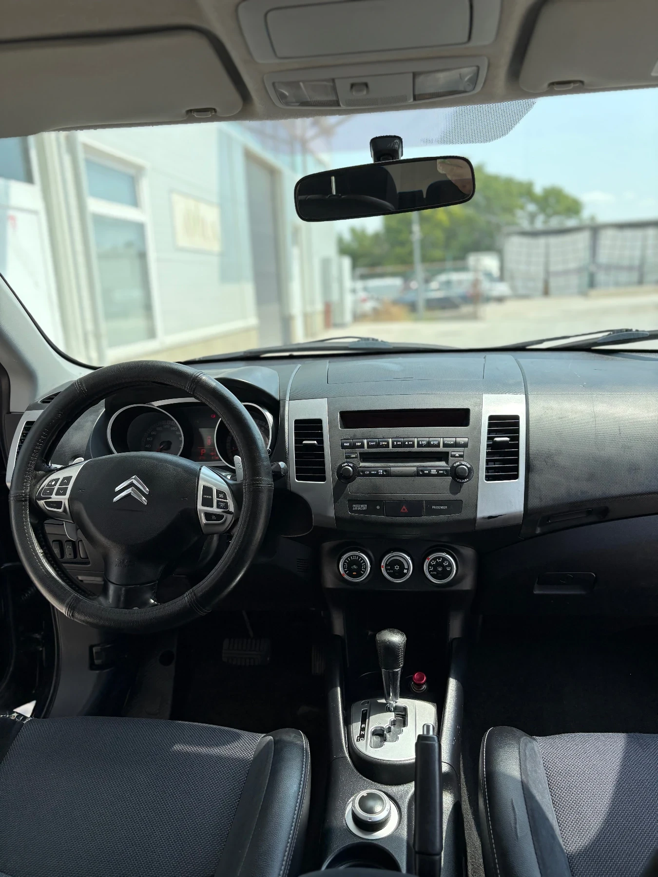 Citroen C-Crosser 2.4 Автоматик 4х4  170кс - изображение 9