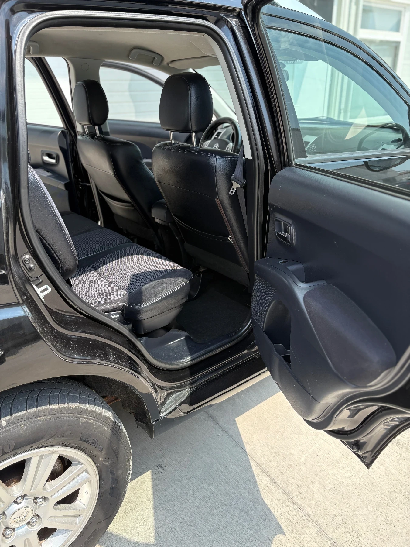 Citroen C-Crosser 2.4 Автоматик 4х4  170кс - изображение 10