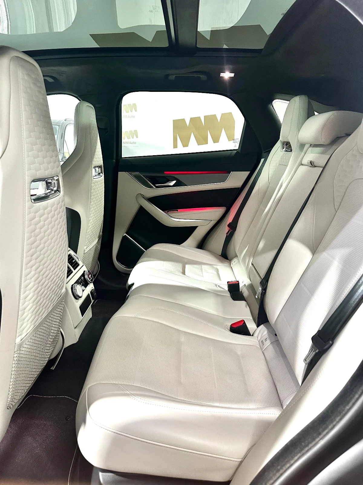 Jaguar F-PACE SVR* HuD* Pano* Meridian* 360 | Mobile.bg   11