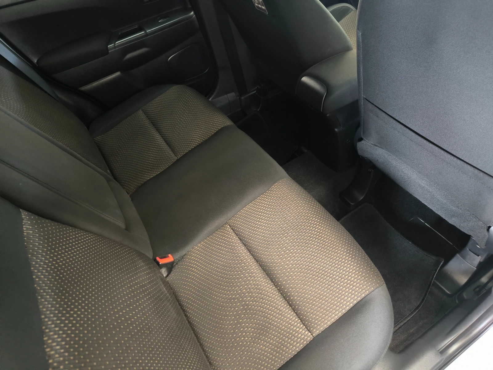 Mitsubishi ASX 1, 8-116k.c.4Х4, 6скорости, 7места, ЕВРО  5В!, снимка 12 - Автомобили и джипове - 53869894